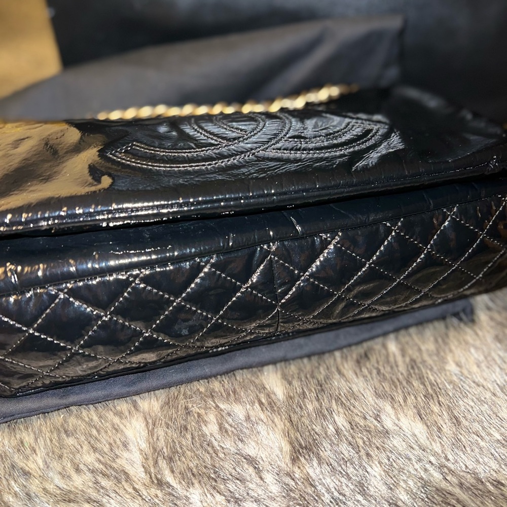 Authentic CHANEL “Rock & Chain” Shoulder Bag - Picture 7 of 7